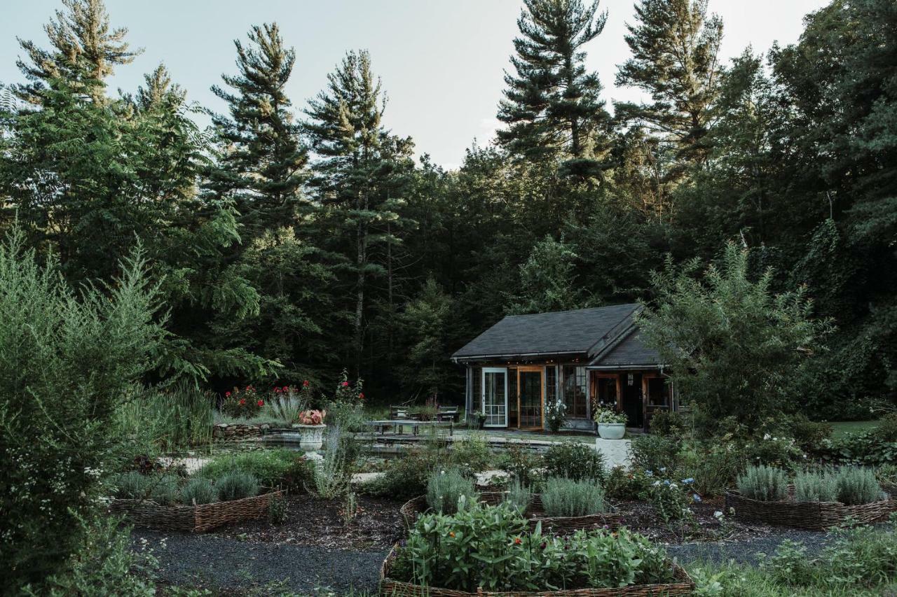 Foxfire Mountain House Hotel Mount Pleasant Exterior photo